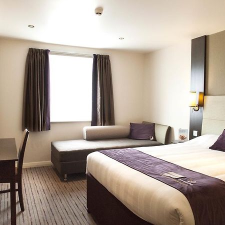 Premier Inn Dundee North ภายนอก รูปภาพ