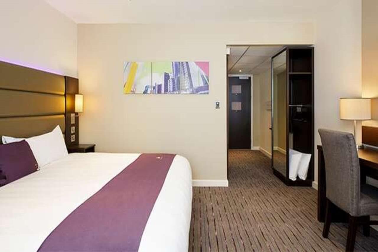 Premier Inn Dundee North ภายนอก รูปภาพ