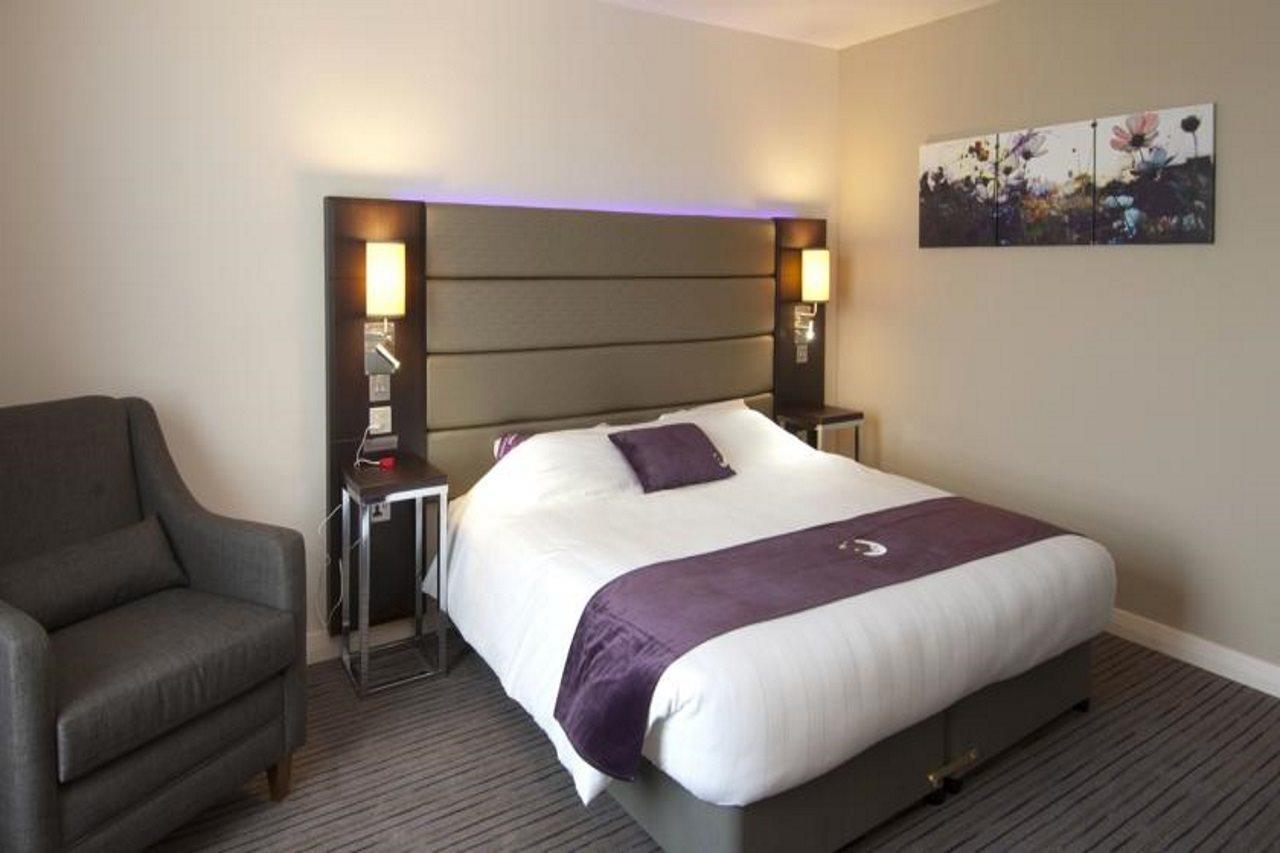 Premier Inn Dundee North ภายนอก รูปภาพ