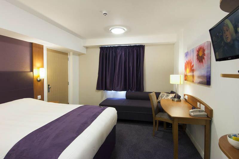 Premier Inn Dundee North ภายนอก รูปภาพ